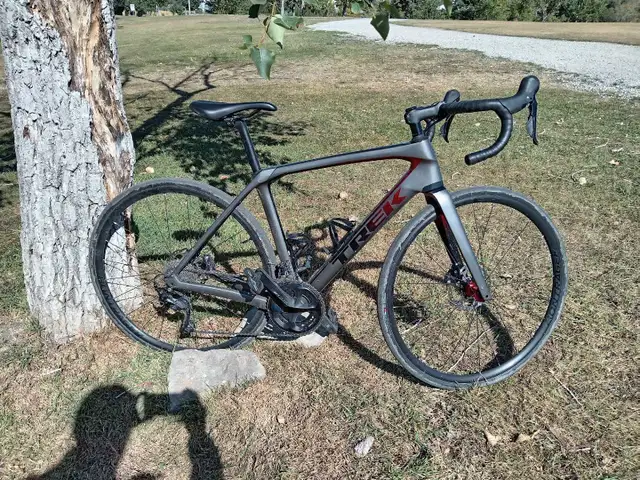 Trek Domane SL5  in Road in Calgary - Image 2