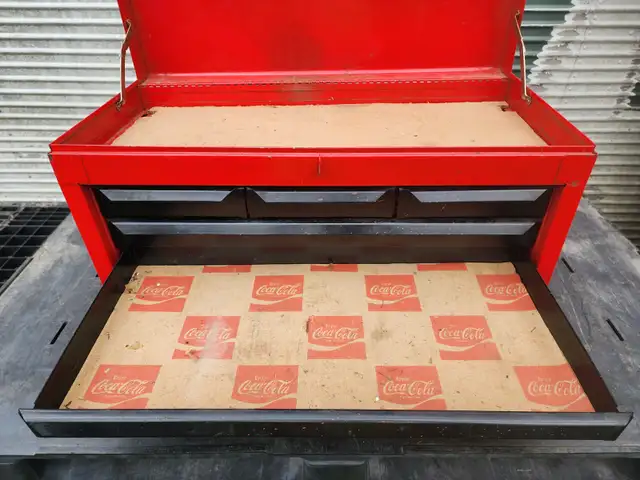 6 Drawers Red  With Black Sliding Drawers Tool Chest in Tool Storage & Benches in Windsor Region - Image 11