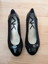 Anne Klein shoes souliers 8.5 comme neuves