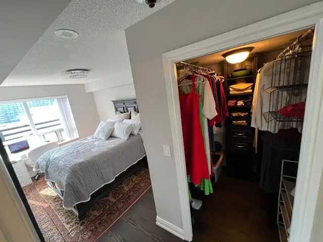 Nov1st,King/John,Ptivate Master Bedroom+Bathroom,in3-Bedroom Apt