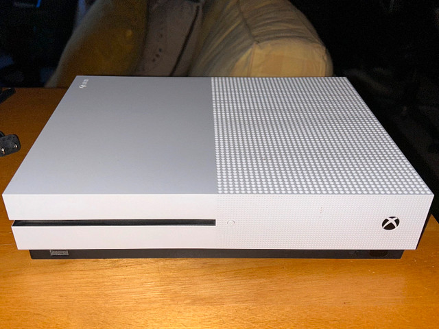 Xbox One S and accessories in XBOX One in Bedford - Image 2