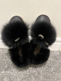 Black leather with real fur size 6