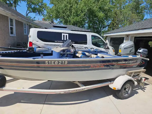 2001 prince craft  with 2015 90 horse honda in Powerboats & Motorboats in St. Catharines - Image 3