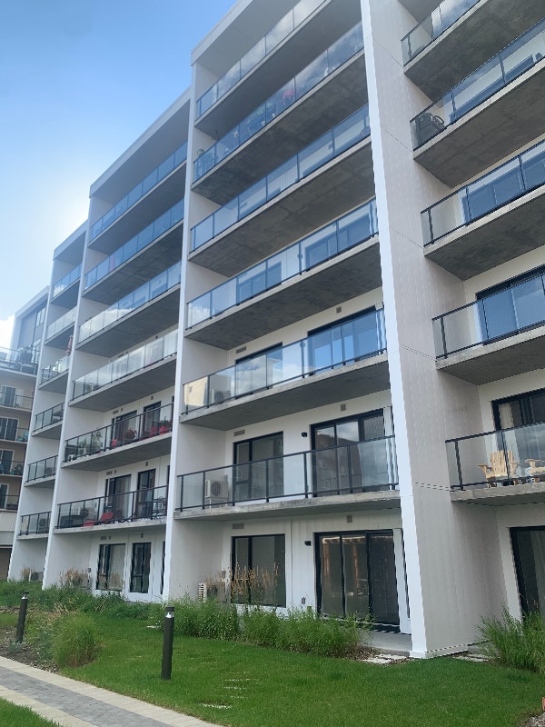 Appartement 3 1/2 + grand bureau Locations longue durée Ville de