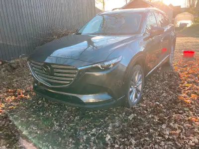 Transfer de bail pour ce Mazda CX-9 GS-L AWD 2023. Attache-remorque (trailer hitch) installé. Rails...