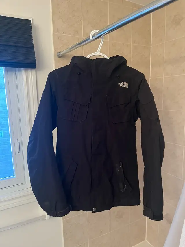 The North Face Winter Jacket in Women's - Tops & Outerwear in Kitchener / Waterloo - Image 2