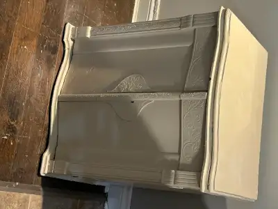 Sewing machine light Biege old cabinet 26x18 x30 high charger sewing machine