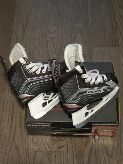 Bauer Vapor Skates size Youth 10.0, View more