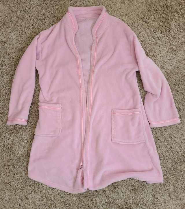 Light Coverup/ Housecoat- One Size in Women's - Tops & Outerwear in Grande Prairie - Image 2