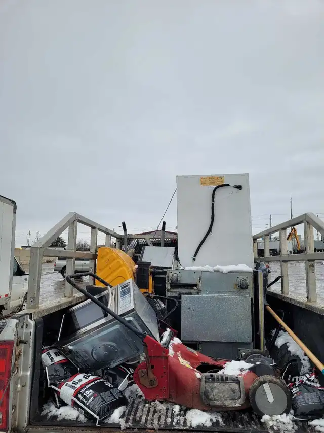 Free Metal Pick Up (Durham Region) in Other in Oshawa / Durham Region - Image 4