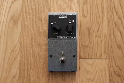 Mint condition Great sounding silicon fuzz, with 3 different gain (texture) settings Cleans up great...