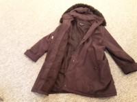 Manteau d'hiver Femme grandeur 24W $50.00