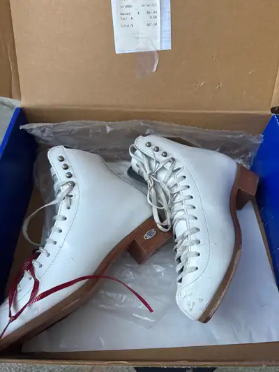 RIDELL FIGURE SKATES, View more