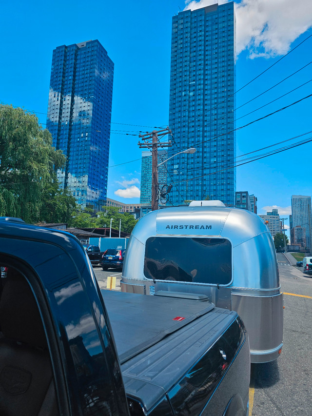 2014 Airstream Flying Cloud 30FB Bunk dans Caravanes classiques  à Ville de Montréal - Image 3