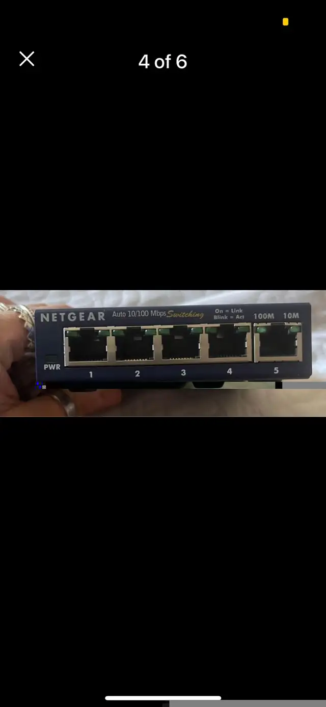 Netgear FS105 — 5 Port 10/100 Fast Ethernet  Switch Model: FS105 in Networking in City of Toronto - Image 5