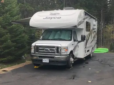 Like new, low mileage, 2022 Jayco Redhawk 24B Class C, E450, V8, 7.3L engine, runs on regular gas, b...