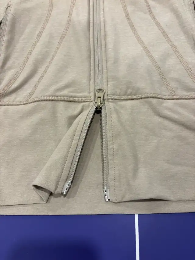 lululemon define hoodie beige size 4 in Women's - Tops & Outerwear in City of Toronto - Image 5