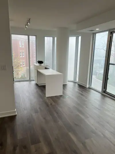 Burlington lakeshore 2bed 2 bath