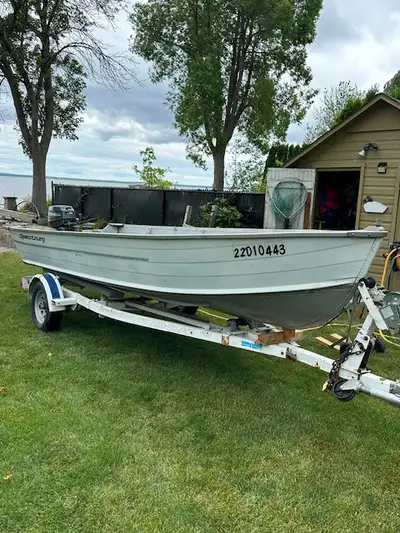 CHALOUPE 16 PIEDS AVEC MOTEUR YAMAHA 25 HP A INJECTION, PLUS ÉCONOMIQUE SUR L HUILE RATION 1:100, AV...