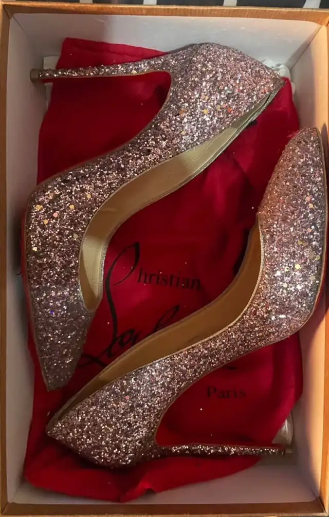 Christian Louboutin Glitter Pigalle Follies / Ruban Met in Women's - Shoes in City of Toronto - Image 4