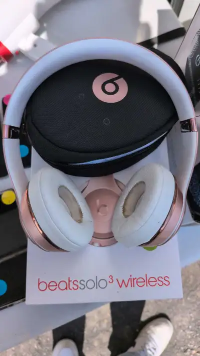 Beats Solo 3, View more