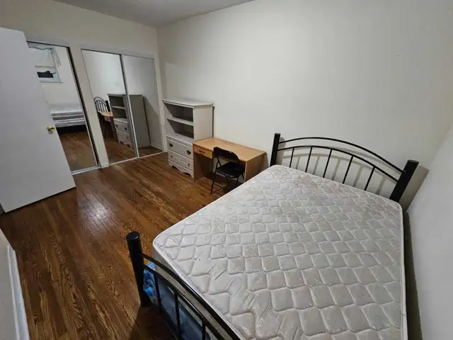 Room for rent near York University in Room Rentals & Roommates in City of Toronto - Image 8