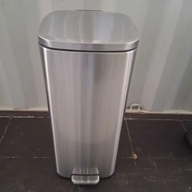 Eko 30 litre Stella step bin in Other in Calgary - Image 2