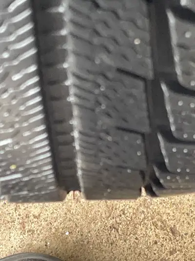 Set of four Excellent Michline Defenders winter tires. only for sale. The tire number is 215-70-16....