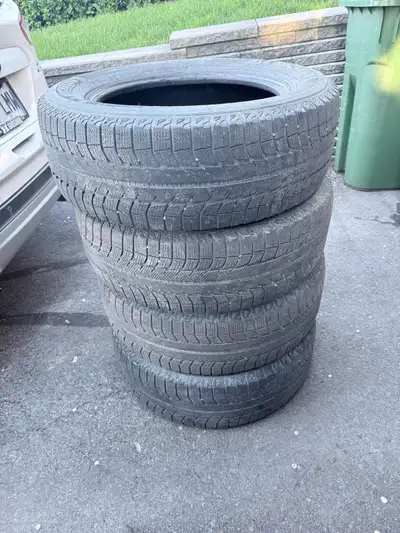 4 pneus d’hiver Michelin en bon état 245/60 R18