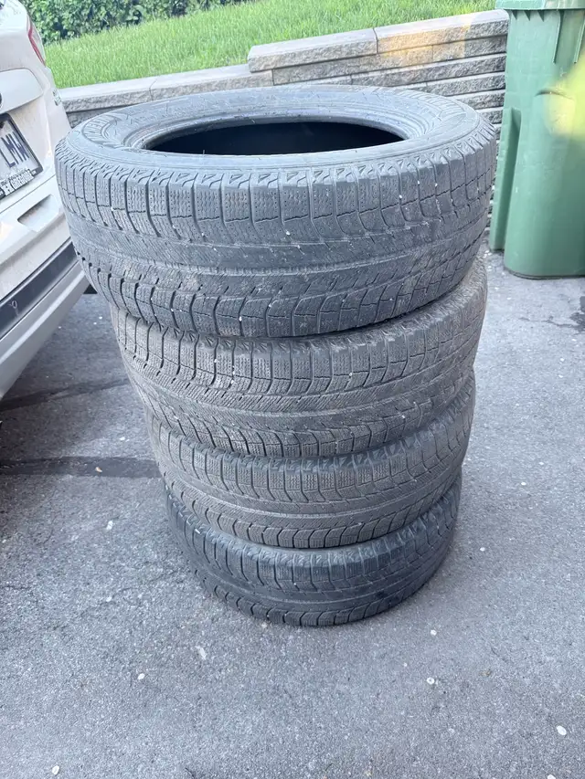 4 pneus d’hiver michelin 245/60 R18 en bon état  in Tires & Rims in City of Montréal - Image 2
