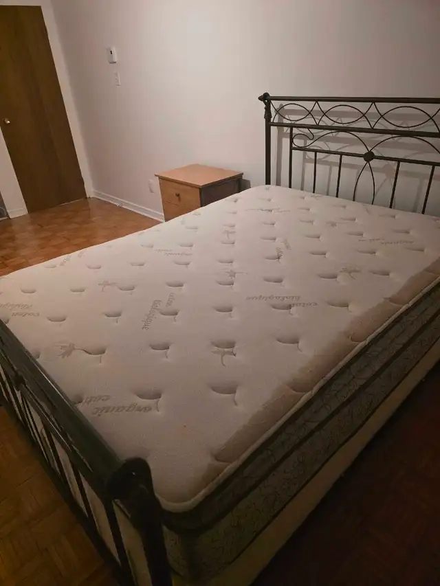 meubles a vendre in Beds & Mattresses in Longueuil / South Shore - Image 2