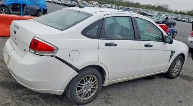 Ford Focus 445588610944880641