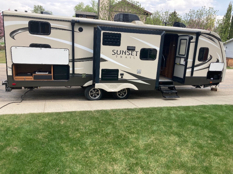 For Sale 28 Ft. Sunset Trail Reserve Travel Trailers & Campers Red