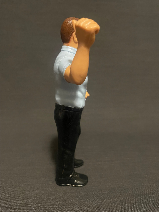 1987 LJN WWF Referee Blue Shirt Wrestling Superstars Series 5 in Arts & Collectibles in City of Toronto - Image 4