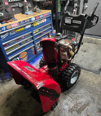 27" Craftsman 2stage snowblower 9.5hp Briggs&Stratton , View more