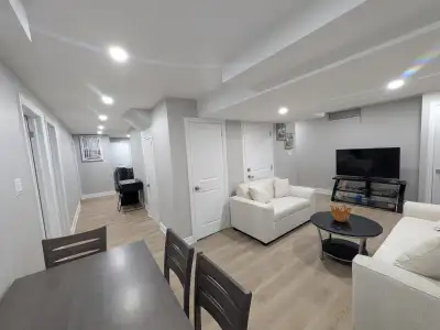 ** Location Location ** 4mins to Heartland Town Centre and 8mins to Square one Mississauga. Furnishe...