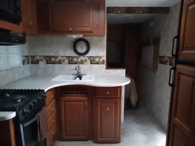 2009 Tango Vellagio Travel trailer. Bunkbed edition! In fair shape. Pics and videos show it all. Sti...