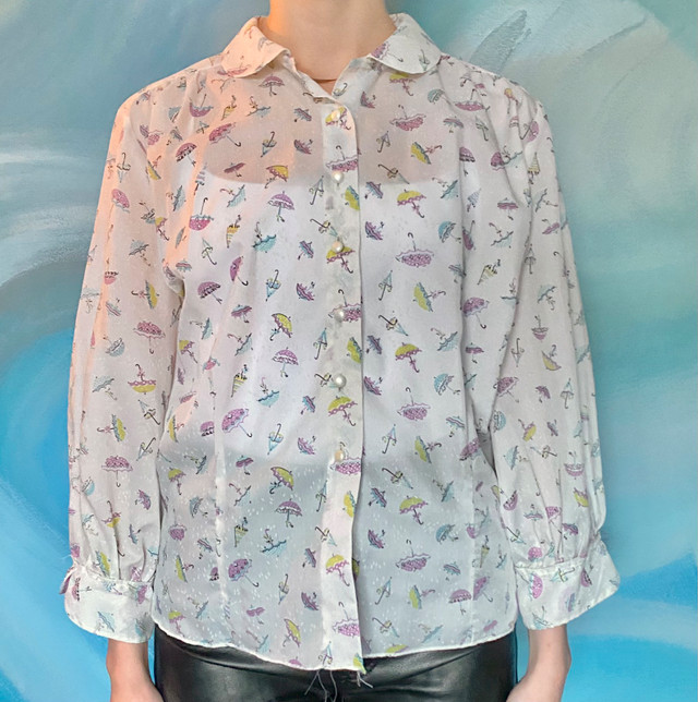 Tailored Vintage Blouse White Umbrellas Pattern Top Button Up in Women's - Tops & Outerwear in Calgary - Image 3