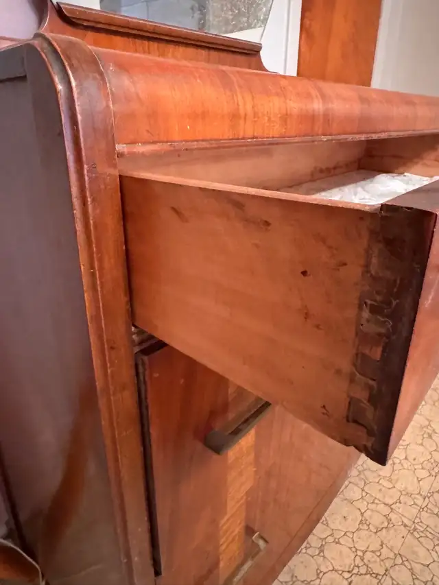 set chambre mid-century bois 1940 !  in Beds & Mattresses in City of Montréal - Image 4