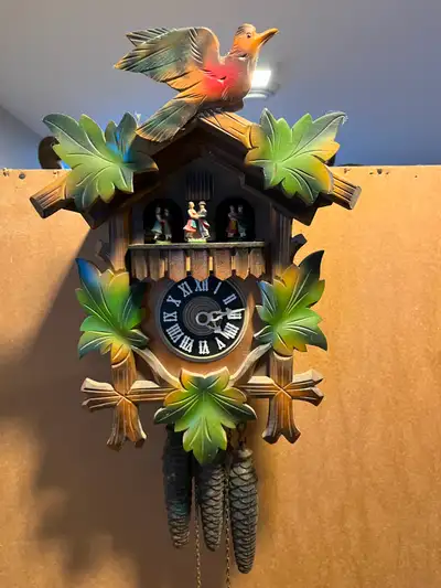 MINT Vintage  traditional Black Forest Cuckoo clock with dancers, View more