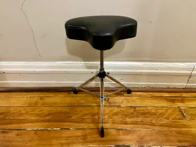 Gibraltar model 6608 Drum Stool. In excellent condition, has obviously not been used much. It has a...