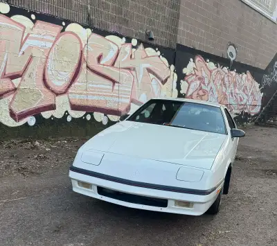 I have a 1989 Dodge Daytona it has a 2.5 engine very easy on gas. It is not a turbo. and it’s automa...