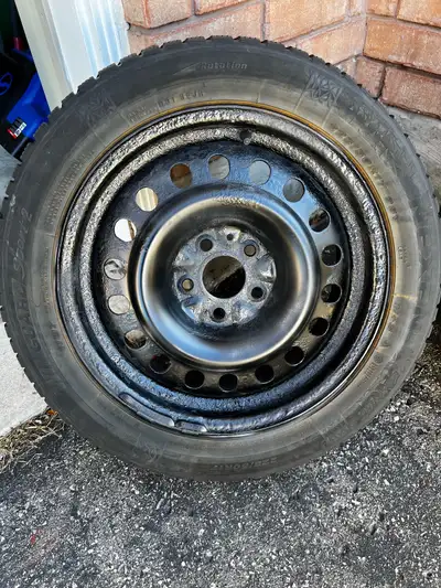 Selling the winter tires & rims that came with my car. From a 2016 Honda accord. 225/50/17 nexen win...