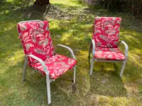 Patio chairs with bright “retro” cushions