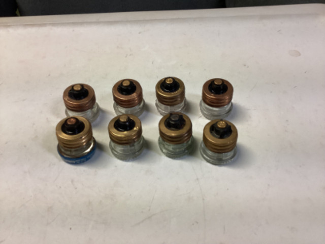 8 Fuses For Ranges Or Other Applications dans Électricité  à Ville d’Halifax - Image 2