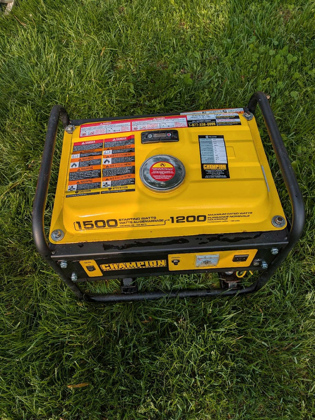 Champion 1500W Generator in Power Tools in Kitchener / Waterloo