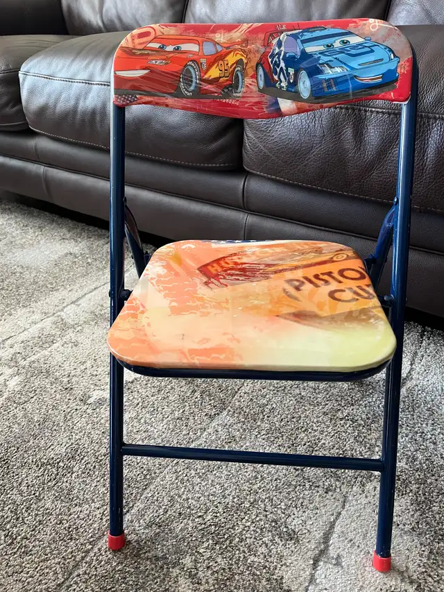 Lightning, McQueen kids chair in Chairs & Recliners in Timmins - Image 2