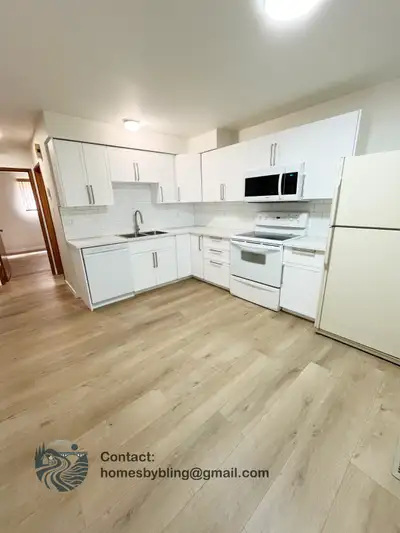 Stunning 1-Bed/1-Bath Apartment with private Garage in Glendale