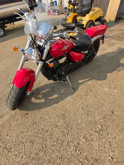 This 2005 Suzuki Boulevard M50 is a reliable cruiser in good condition, showing 41,552 km on the odo...