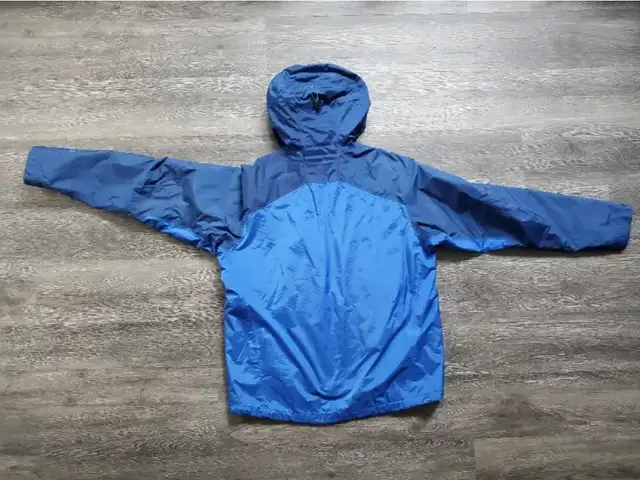 Men's patagonia jacket in Men's in Calgary - Image 3